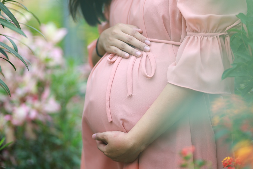 懷孕對美國結婚綠卡申請的影響，你了解多少？